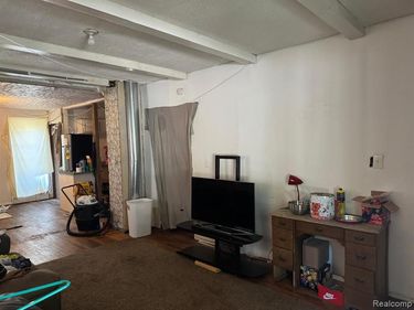 1705 Arizona Avenue, Flint, MI 48506