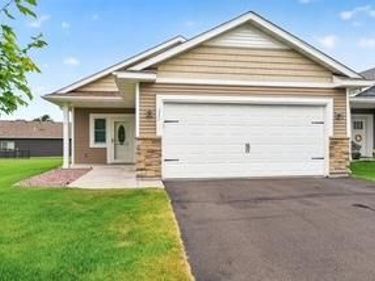 211 8th Avenue NE, Isanti, MN 55040