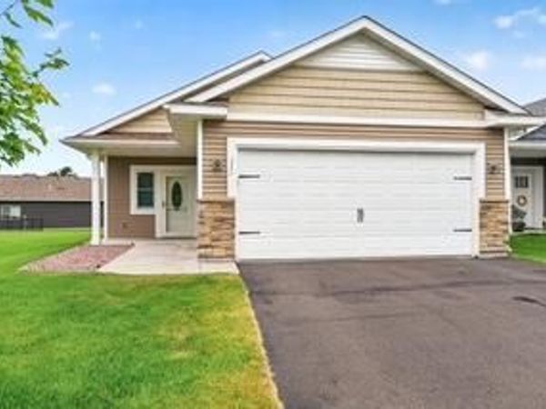 211 8th Avenue NE, Isanti, MN 55040