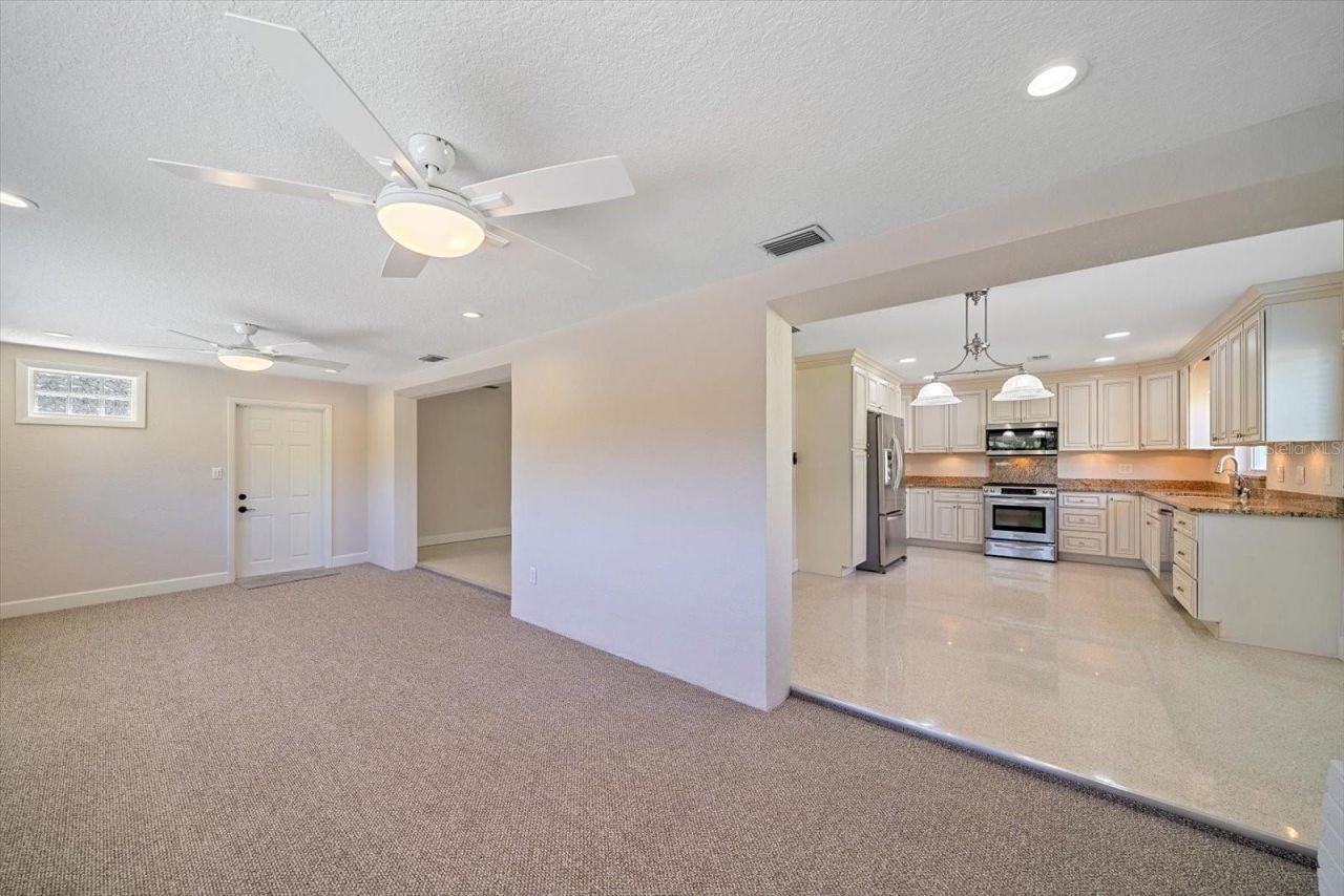 1163 60th Avenue S, Saint Petersburg, FL 33705 Photo