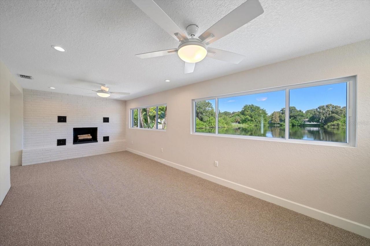 1163 60th Avenue S, Saint Petersburg, FL 33705 Photo