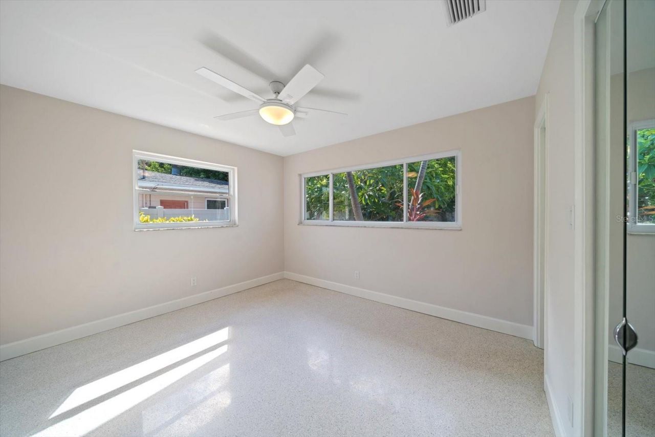 1163 60th Avenue S, Saint Petersburg, FL 33705 Photo