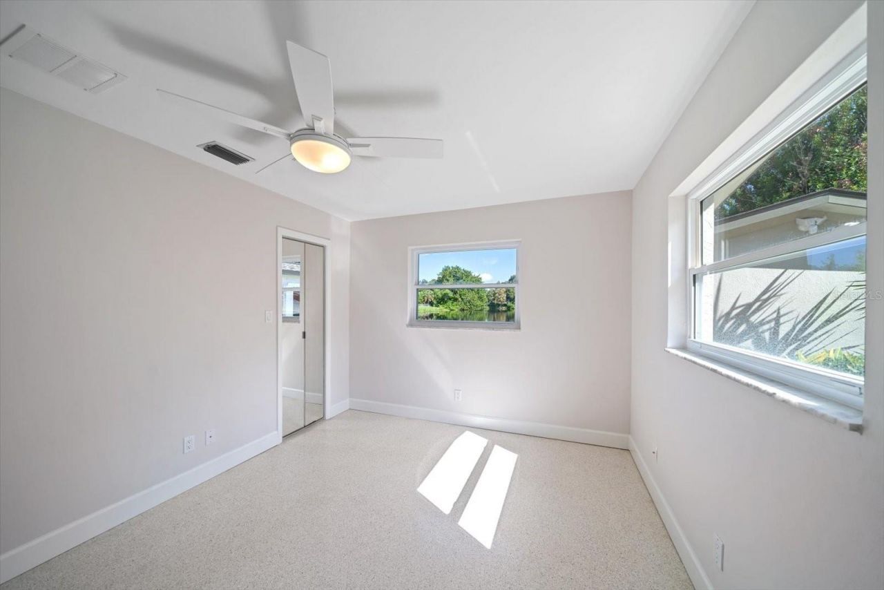 1163 60th Avenue S, Saint Petersburg, FL 33705 Photo