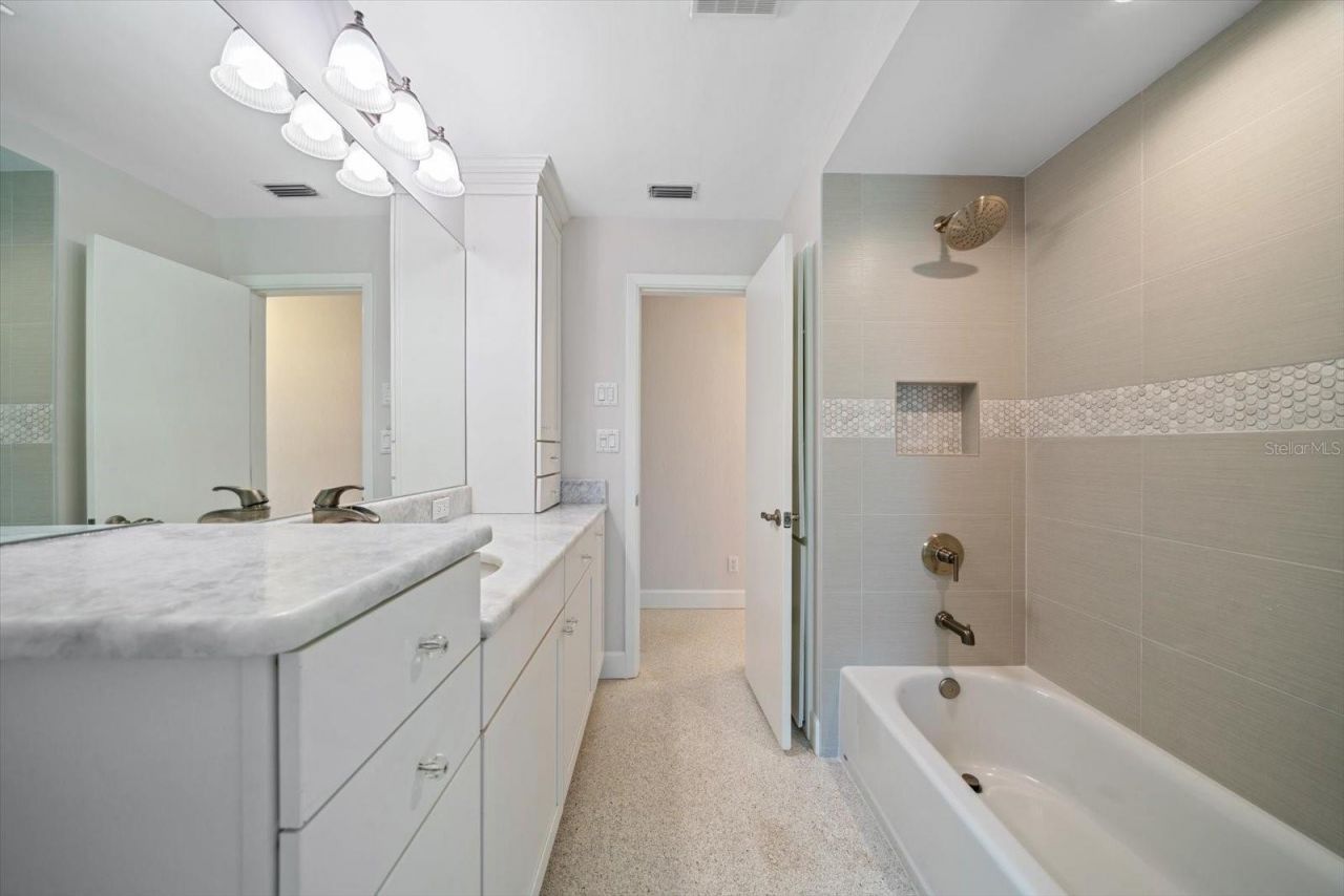 1163 60th Avenue S, Saint Petersburg, FL 33705 Photo