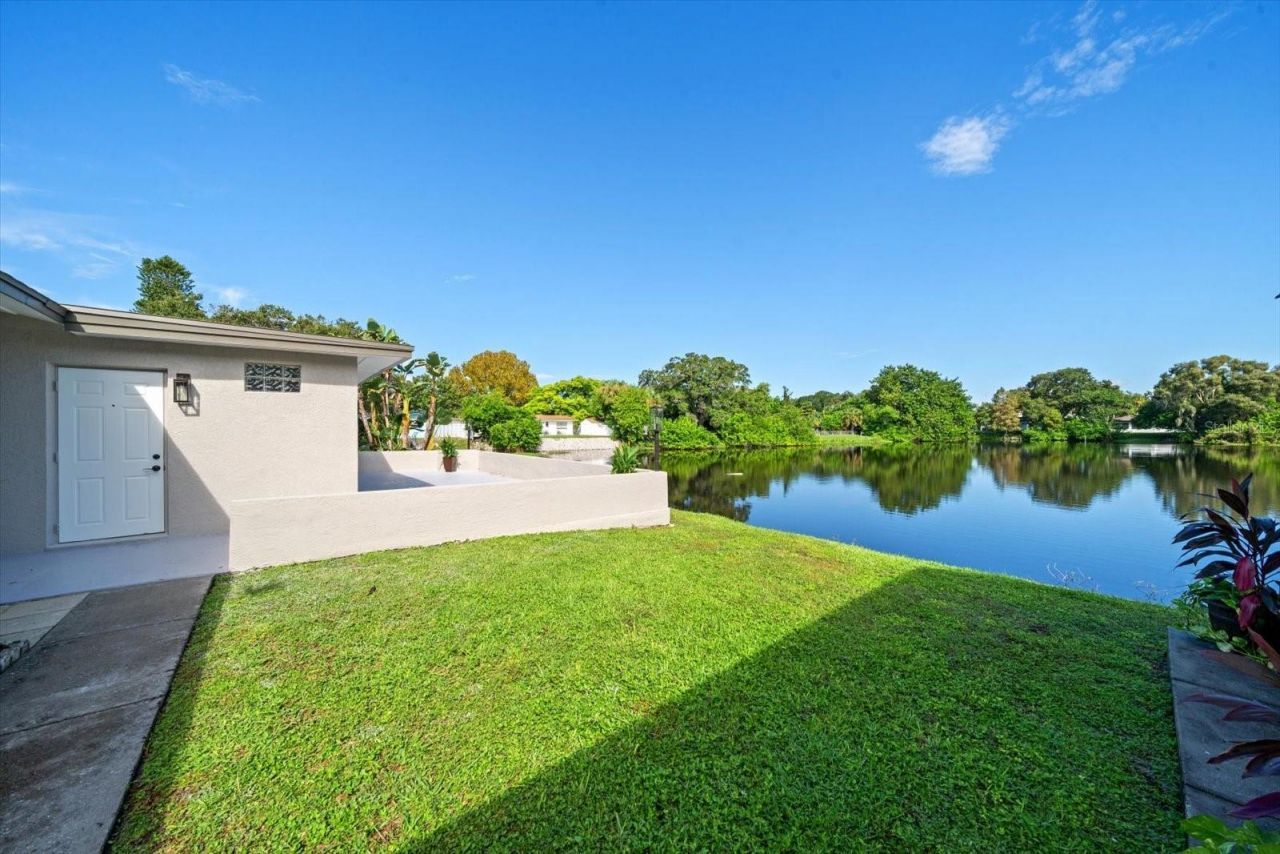 1163 60th Avenue S, Saint Petersburg, FL 33705 Photo