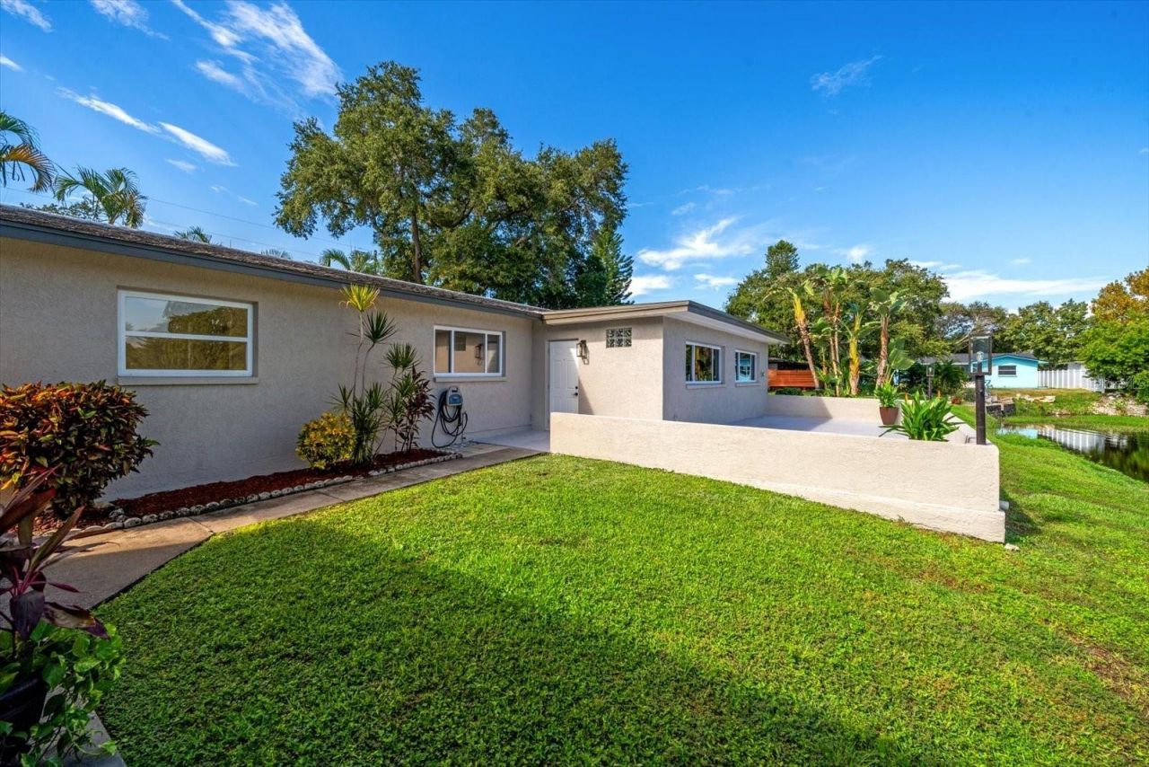 1163 60th Avenue S, Saint Petersburg, FL 33705 Photo