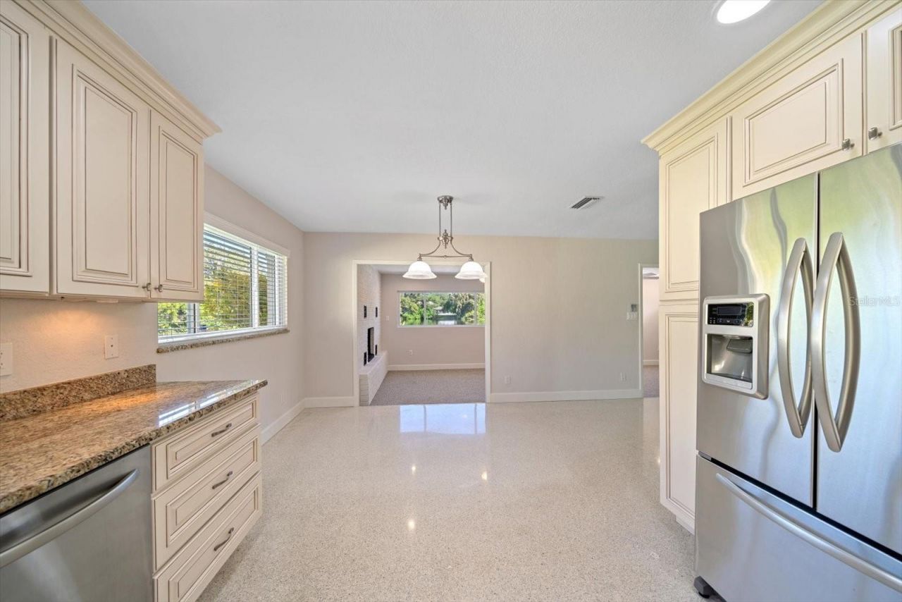 1163 60th Avenue S, Saint Petersburg, FL 33705 Photo