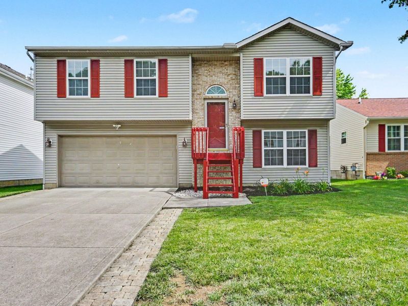 7872 Fairfax Loop Drive, Blacklick, OH 43004 Photo 2