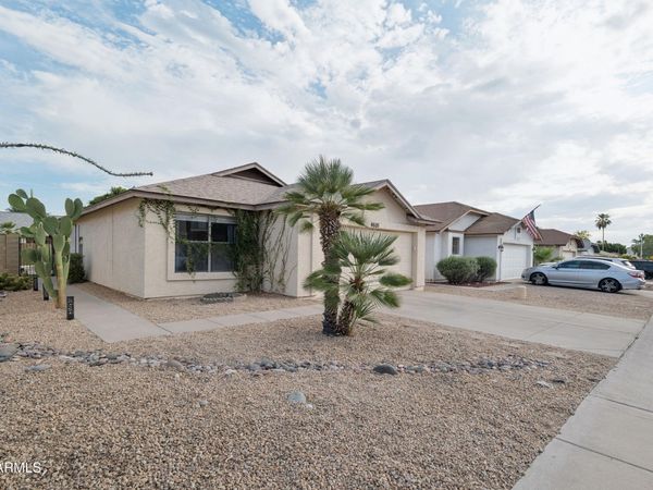4605 W WAHALLA Lane, Glendale, AZ 85308