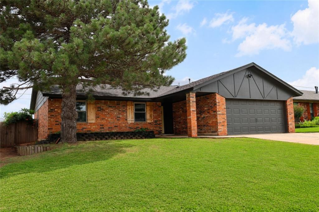 112 Chickasaw Lane, Yukon, OK 73099 Main Photo