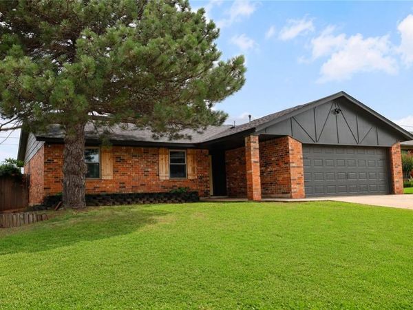 112 Chickasaw Lane, Yukon, OK 73099