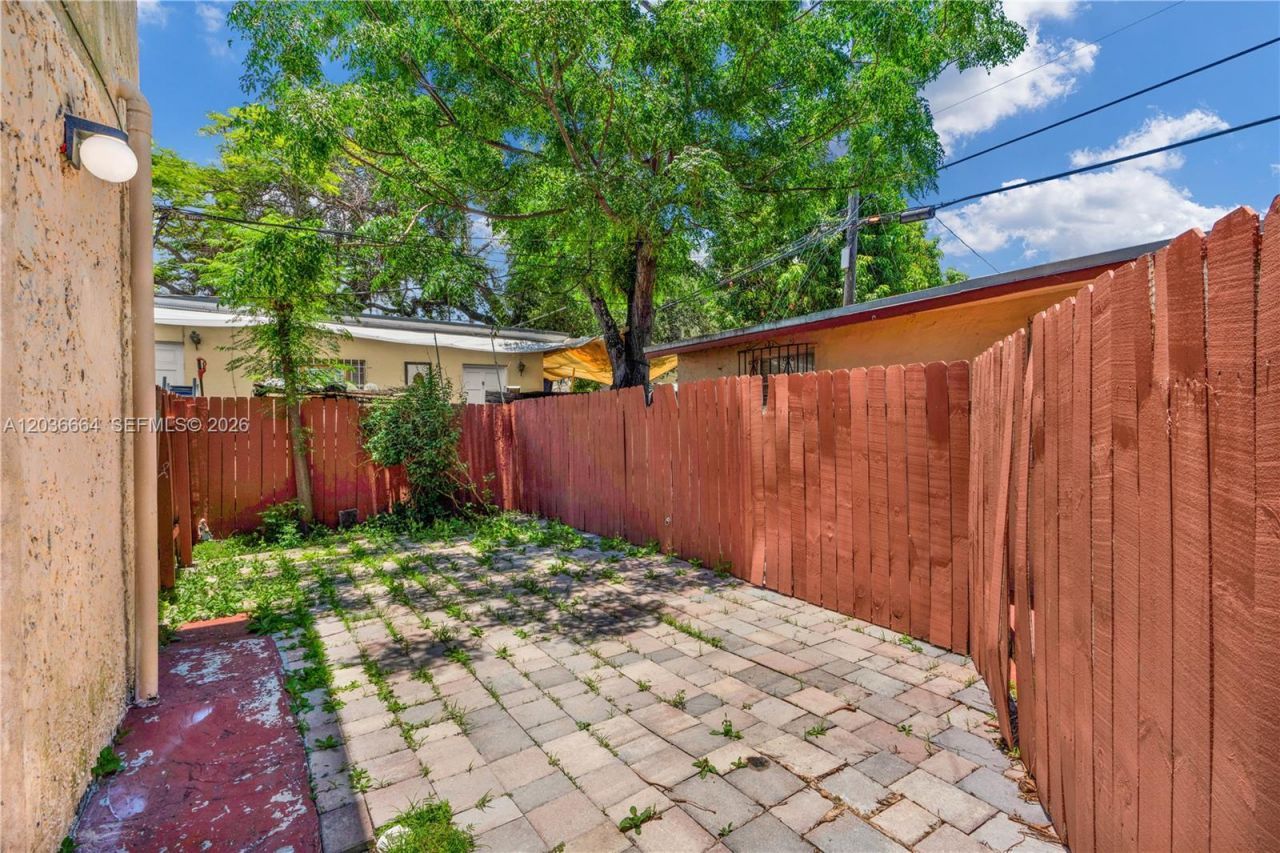 2145 SW 7th St , Unit 2, Miami, FL 33135 Photo
