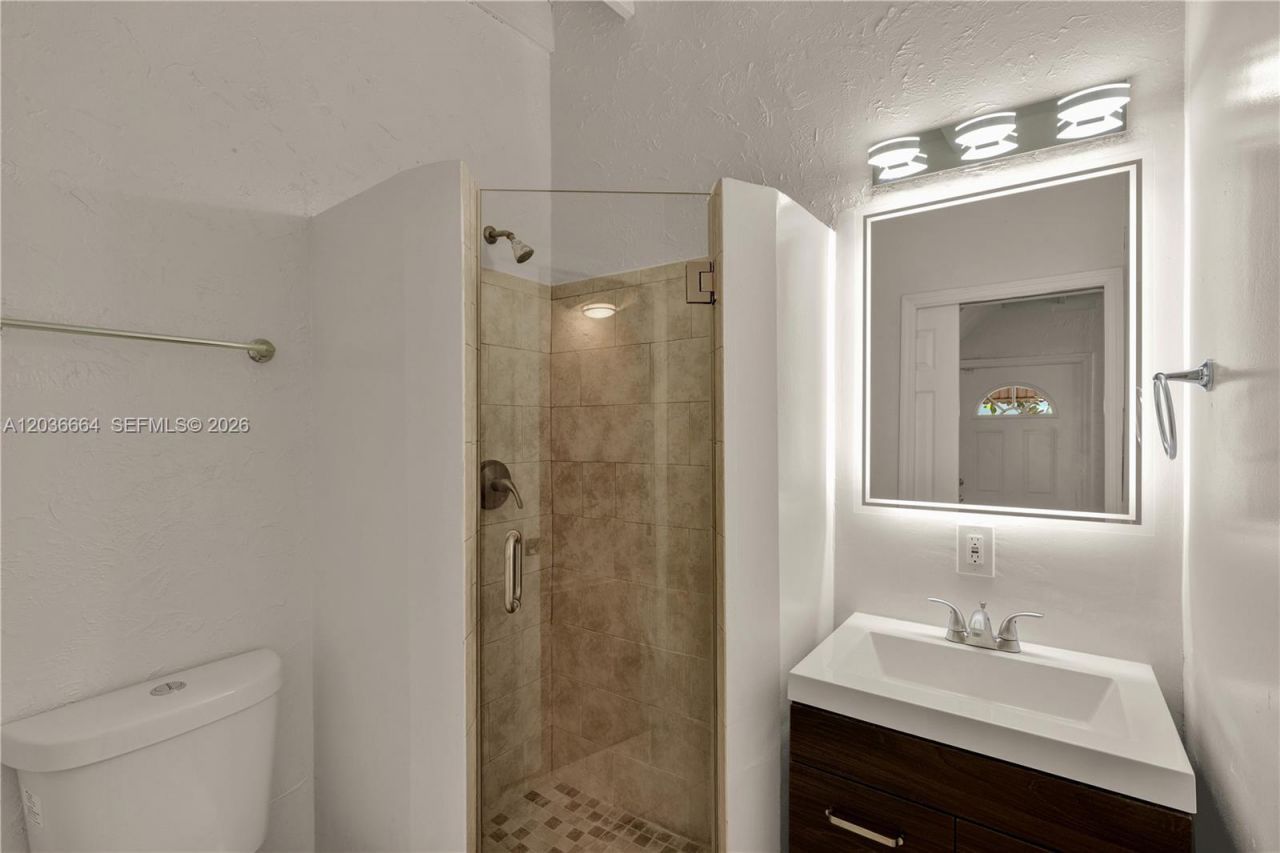 2145 SW 7th St , Unit 2, Miami, FL 33135 Photo