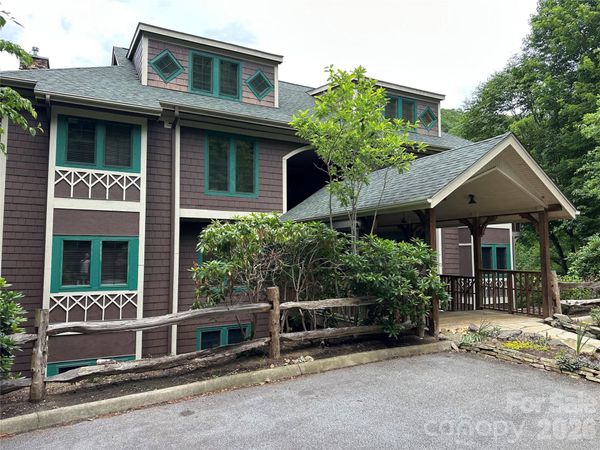 222 Creekside Way, Unit D/101, Burnsville, NC 28714
