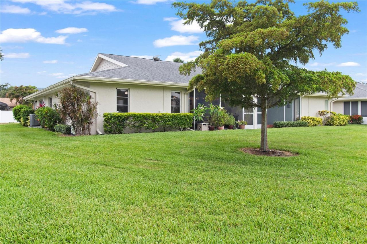 4136 Bowling Green Circle, Unit 23, Sarasota, FL 34233 Photo