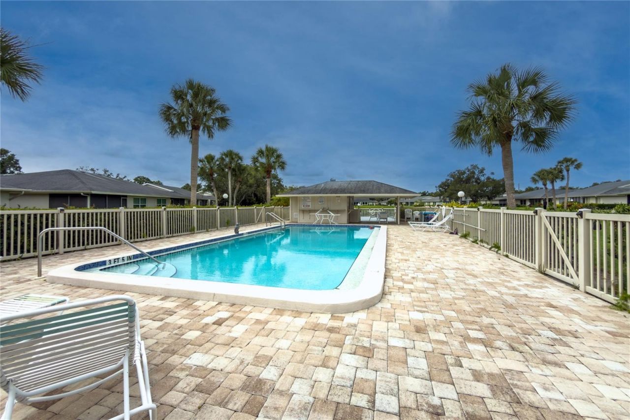 4136 Bowling Green Circle, Unit 23, Sarasota, FL 34233 Photo
