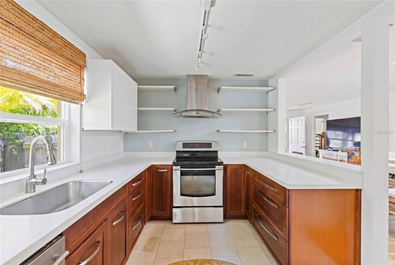 144 30th Avenue Ne, Saint Petersburg, FL 33704 Photo