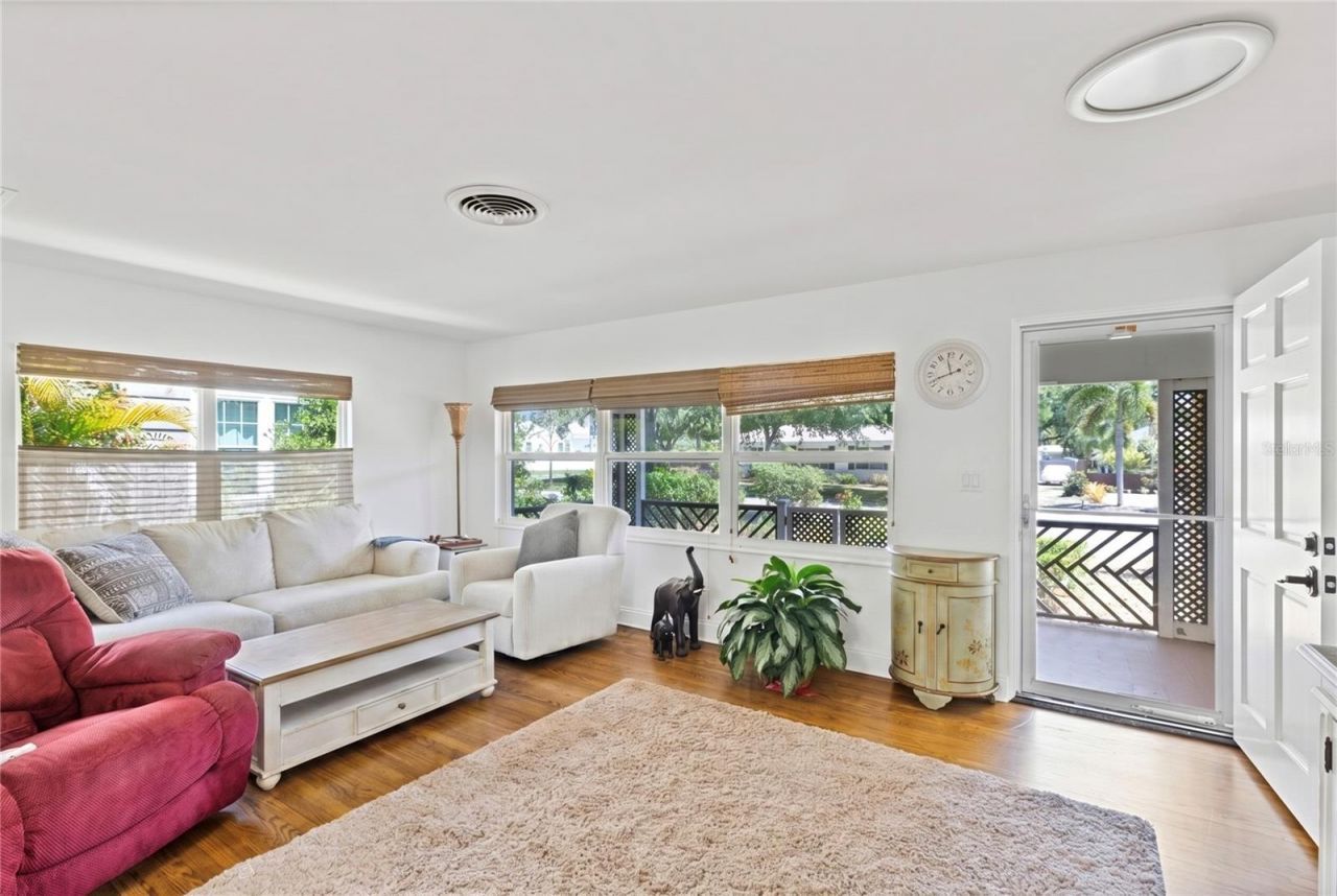 144 30th Avenue Ne, Saint Petersburg, FL 33704 Photo