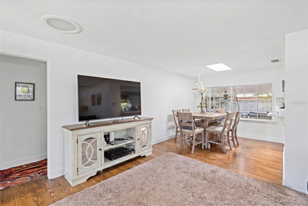 144 30th Avenue Ne, Saint Petersburg, FL 33704 Photo