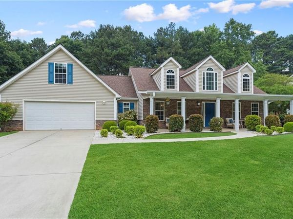 517 Annslee Lane, Loganville, GA 30052