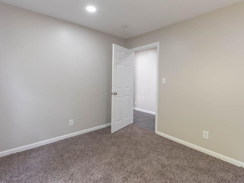 64 W Center Street , London, OH 43140 Photo 31