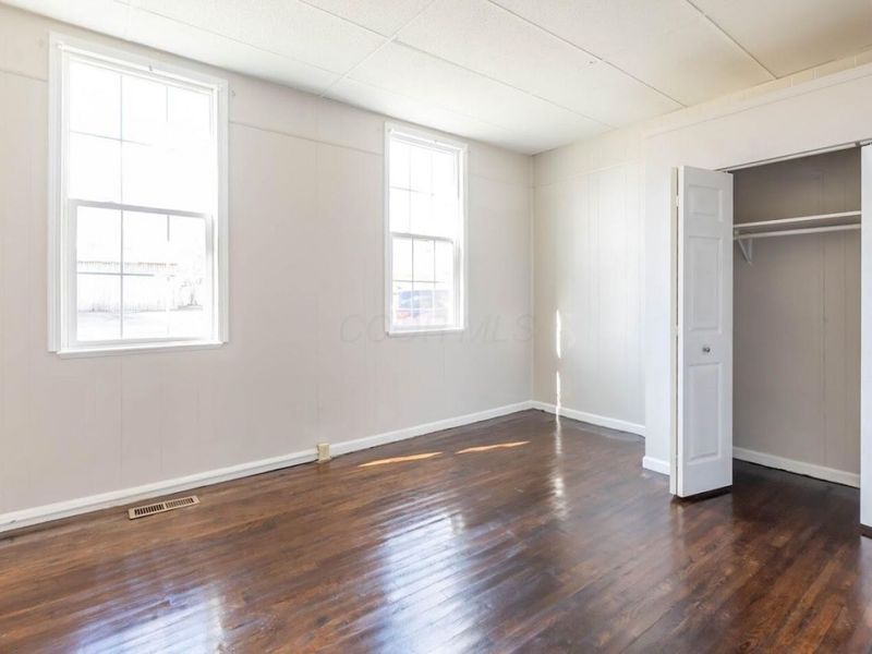 64 W Center Street , London, OH 43140 Photo 9