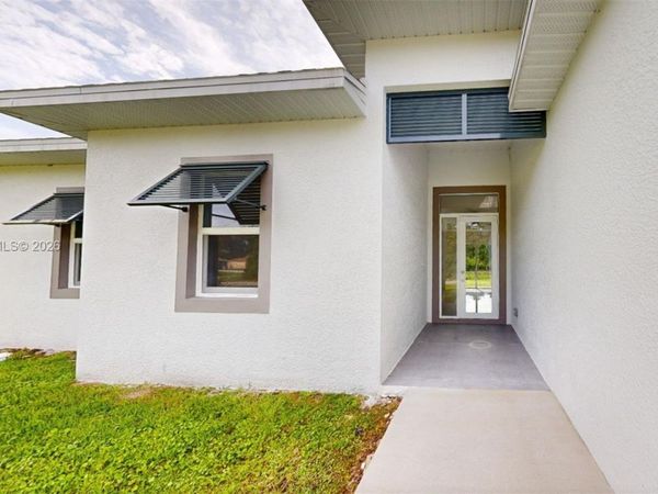 6108 Stratton Rd , Fort Myers, FL 33905