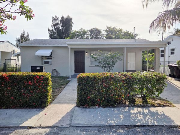 715 S C Street, Lake Worth, FL 33460