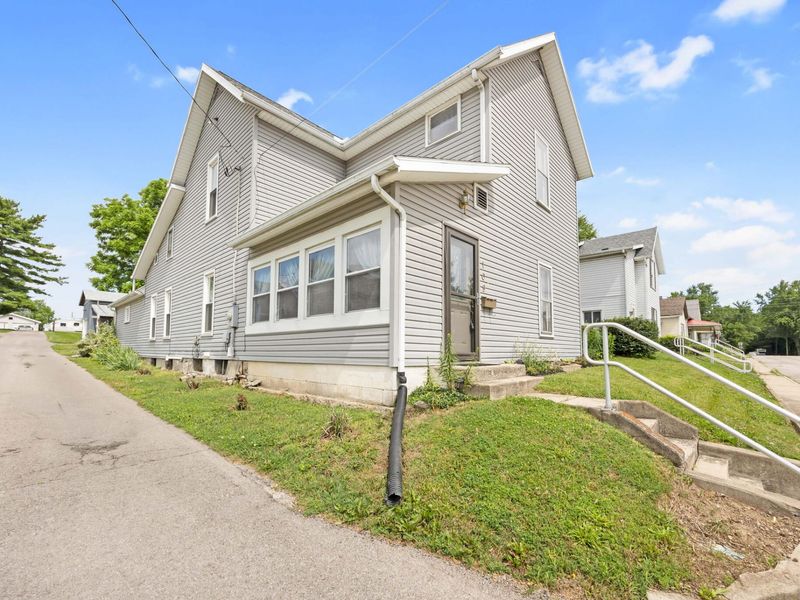 109 N Springhill Street, Bellefontaine, OH 43311 Photo 2