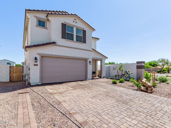 7449 W PECK Drive, Glendale, AZ 85303