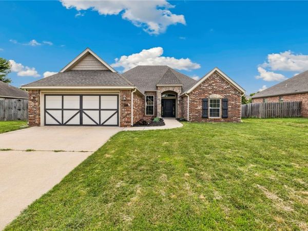 1495 N Corsica , Fayetteville, AR 72704