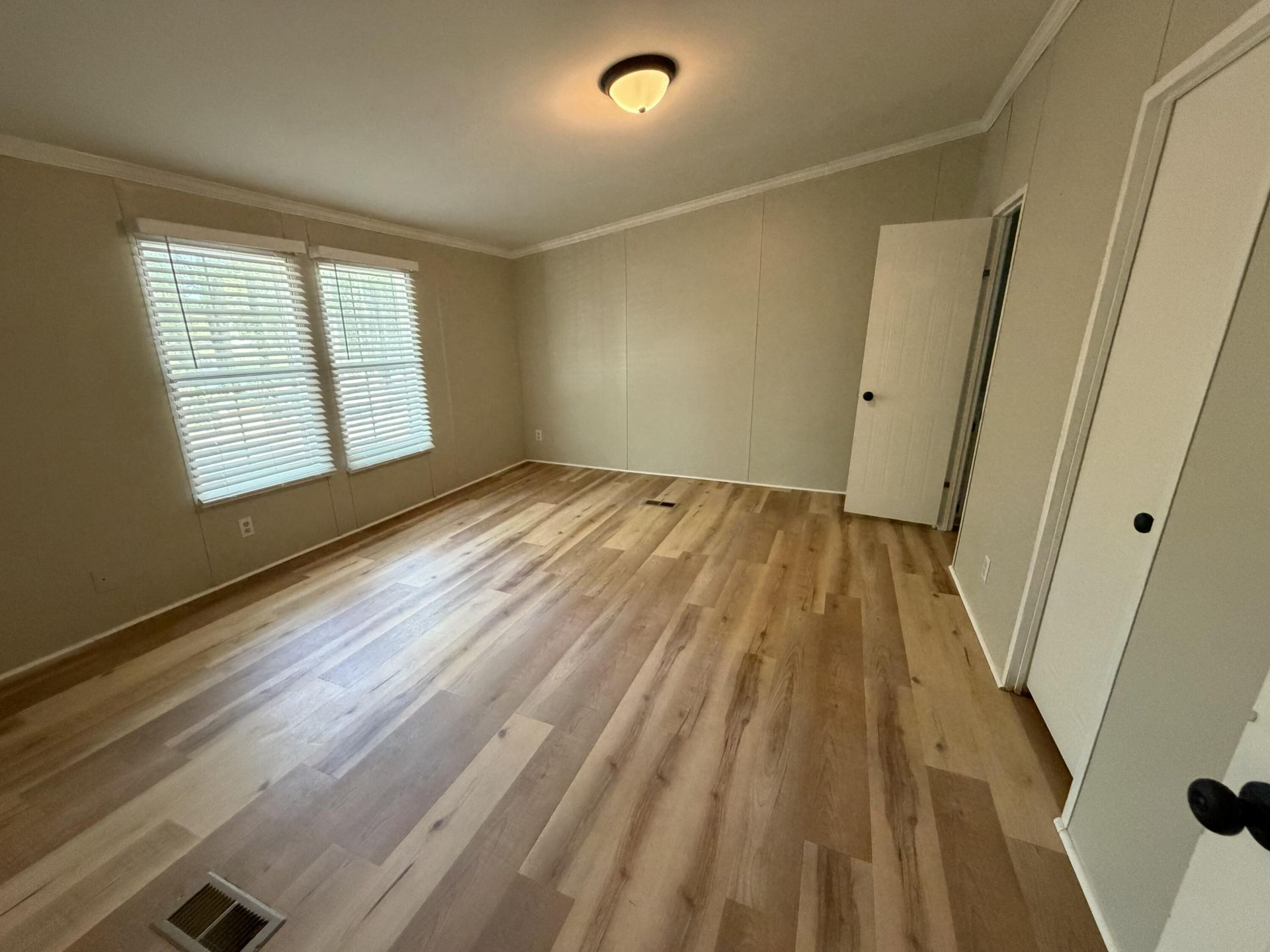 189 Barons Road Photo 12