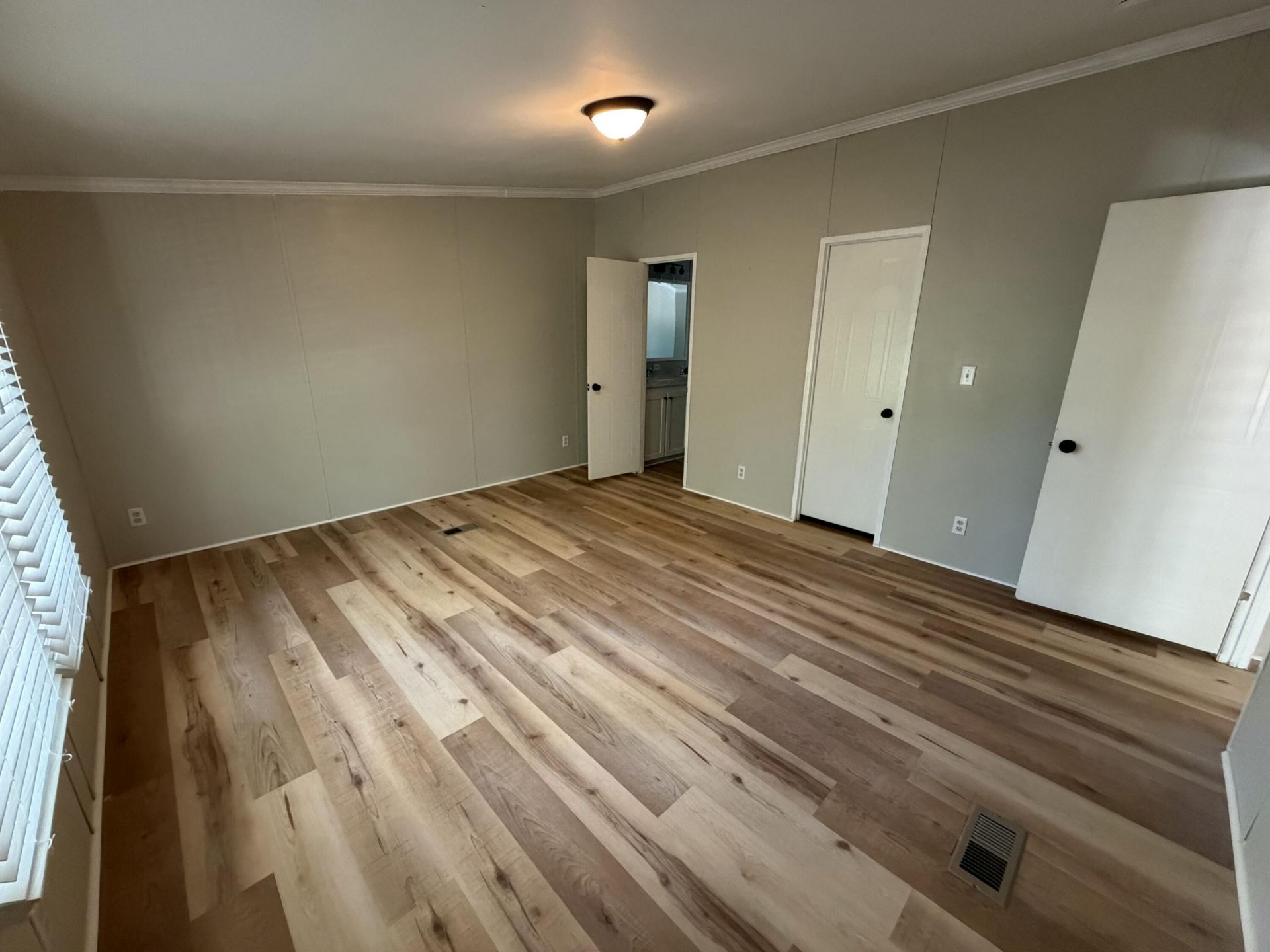 189 Barons Road Photo 13