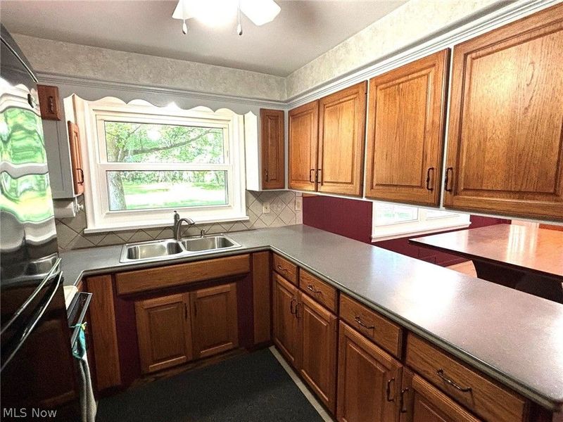 1961 Killian Road , Akron, OH 44312 Photo 8