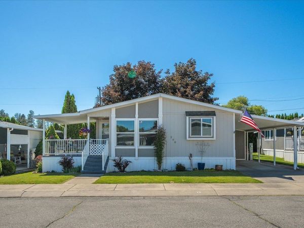 208 S S Blueberry Pl, Spokane, WA 99016