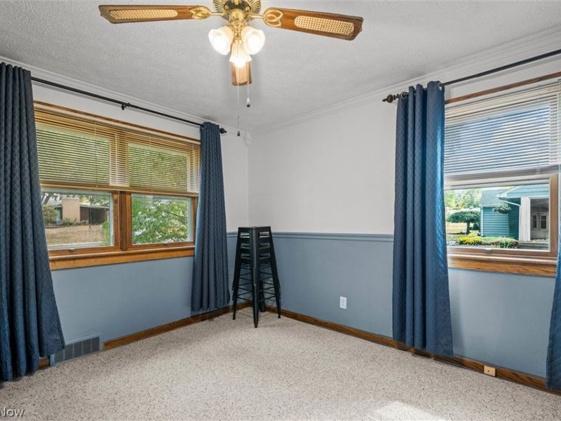 135 N Middle Street , Columbiana, OH 44408 Photo 14