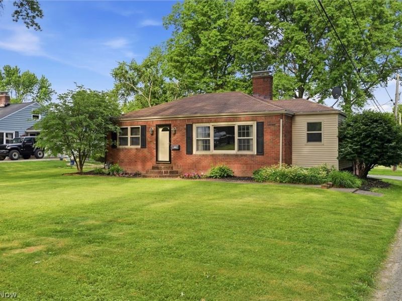 135 N Middle Street , Columbiana, OH 44408 Photo 24