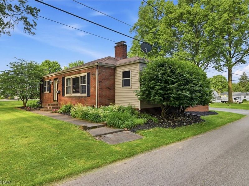 135 N Middle Street , Columbiana, OH 44408 Photo 25