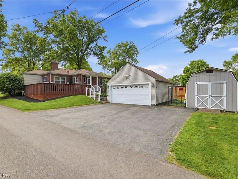 135 N Middle Street , Columbiana, OH 44408 Photo 26