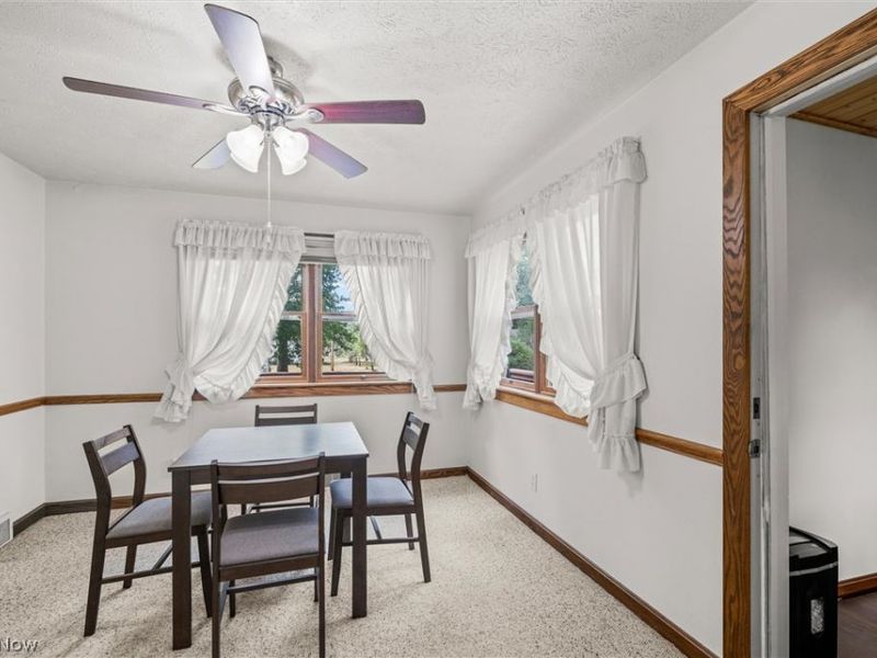 135 N Middle Street , Columbiana, OH 44408 Photo 5
