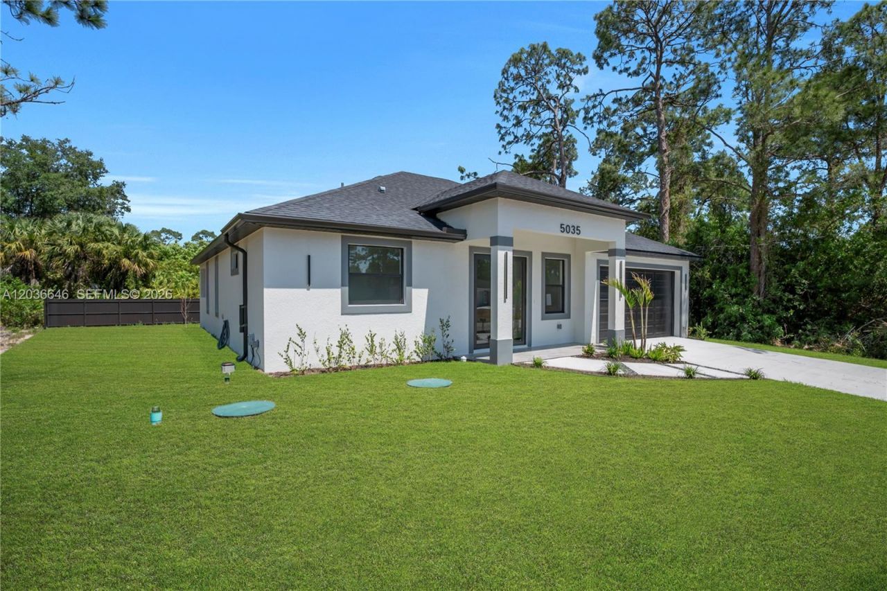 5035 Spinnaker Rd , La Belle, FL 33935 Photo