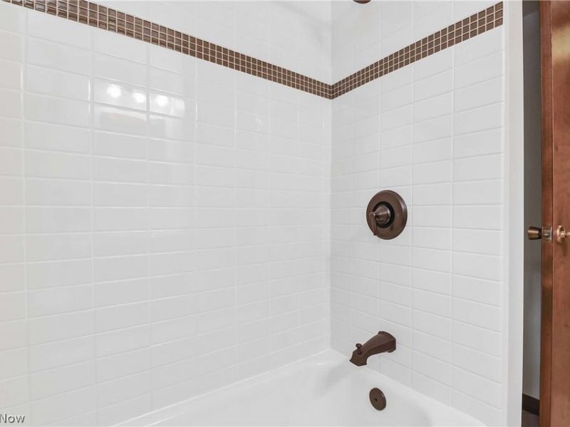 5884 Akins Road , North Royalton, OH 44133 Photo 21