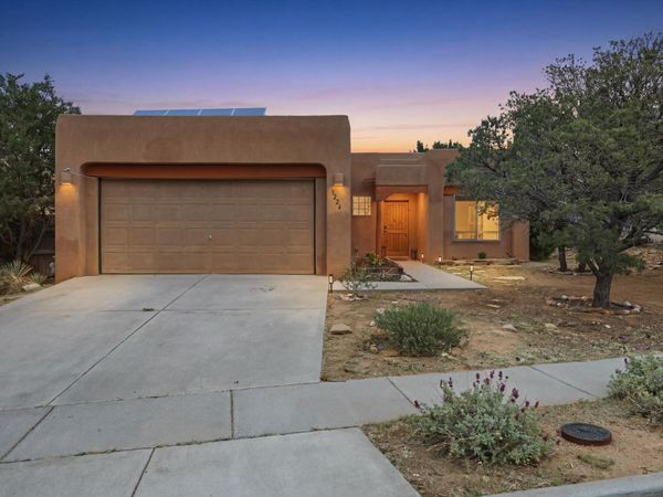 3224 Nizhoni Dr , Santa Fe, NM 87507
