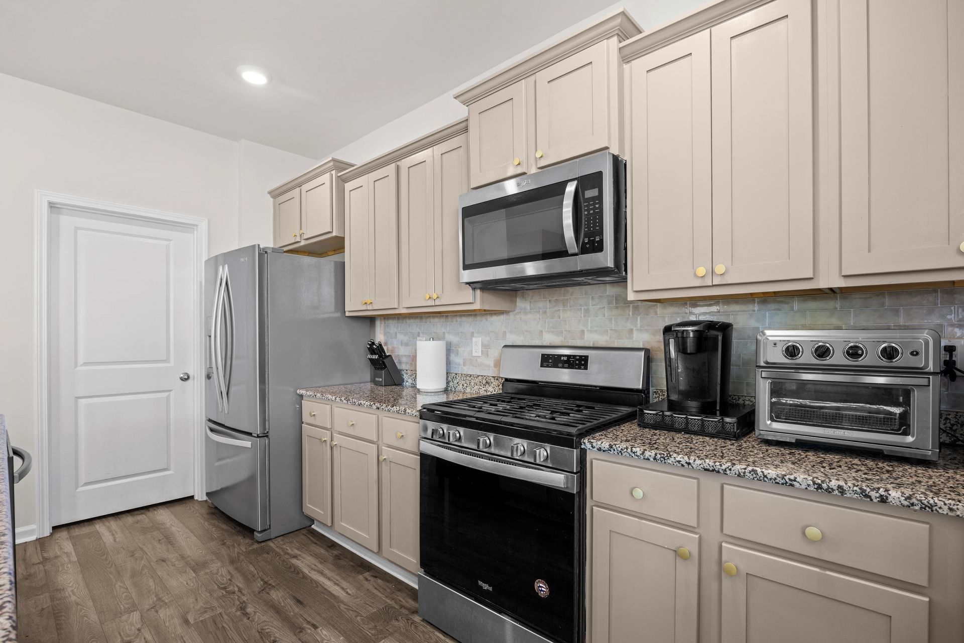 916 Blue Point Dr. Photo 14