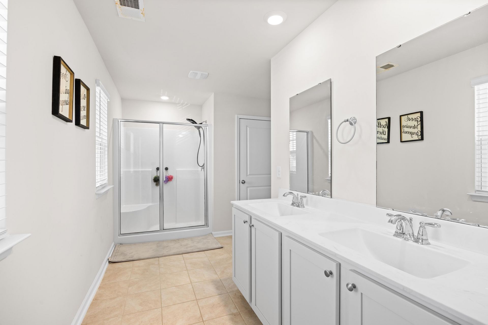 916 Blue Point Dr. Photo 33