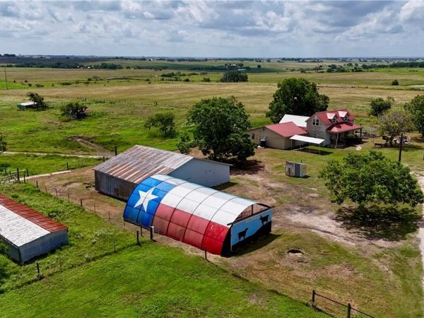3901 N State Highway 95, Moulton, TX 77975