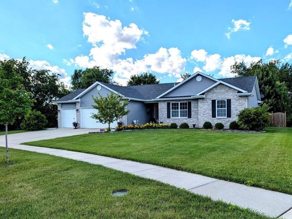 800 E Short Drive , Coal City, IL 60416