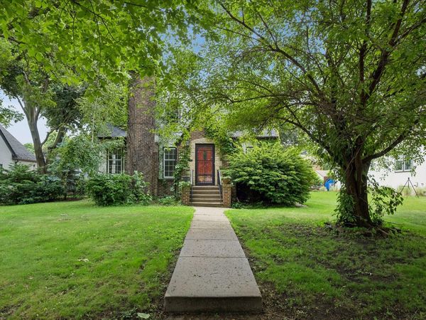 1390 Iowa Avenue W, Falcon Heights, MN 55108