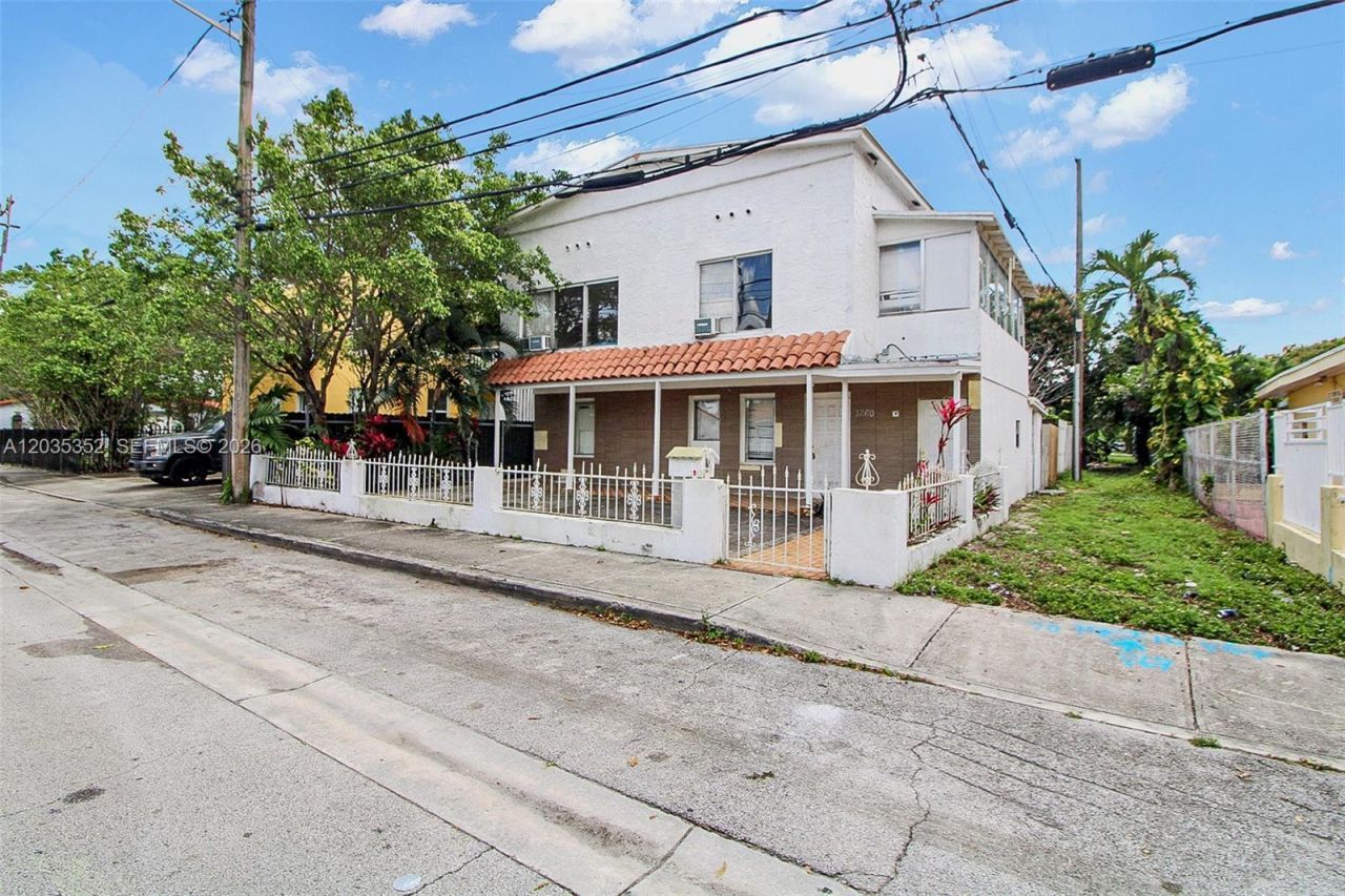 1260 SW 10th St , Miami, FL 33135 Photo