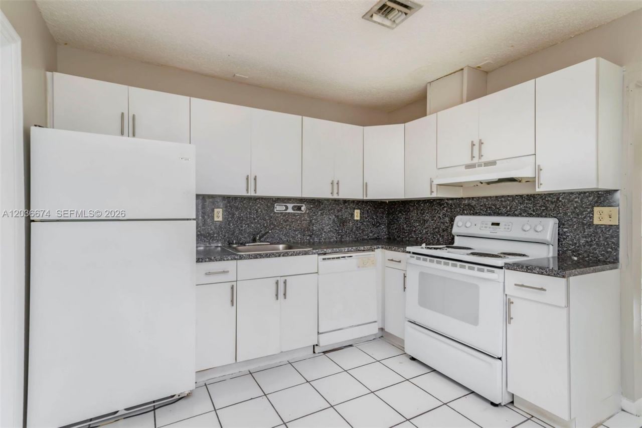 6331 Pierce St , Unit 1, Hollywood, FL 33024 Photo